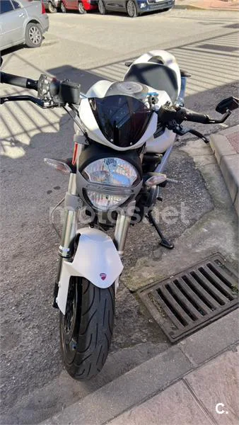 Ducati Monster 696 – Vista 6