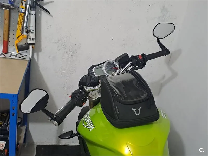 Triumph Street Triple – Vista 8