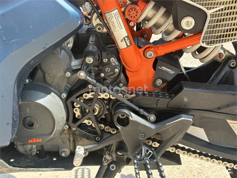 KTM 890 – Vista 5