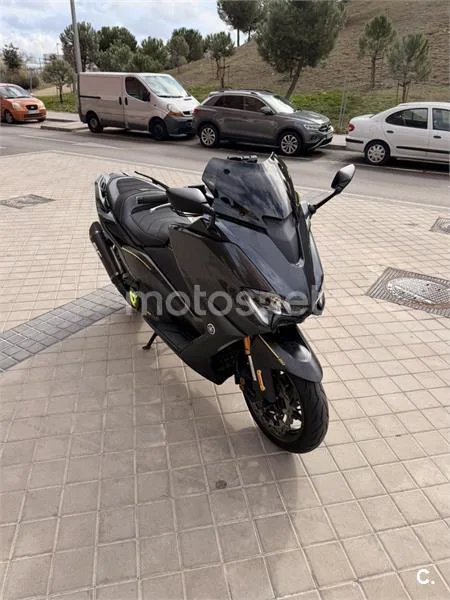 Yamaha TMAX 560 – Vista 2
