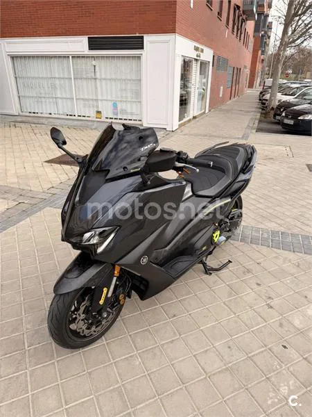 Yamaha TMAX 560 – Vista 7