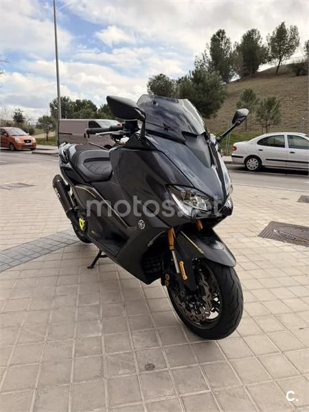 Yamaha TMAX 560 – Vista 8