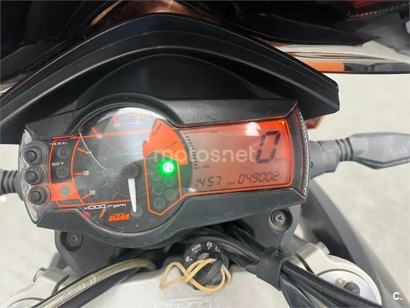 KTM 690 SMC R – Vista 13