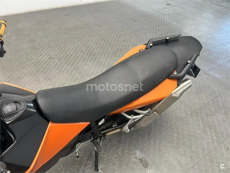 KTM 690 SMC R – Vista 15