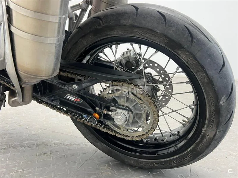 KTM 690 SMC R – Vista 16