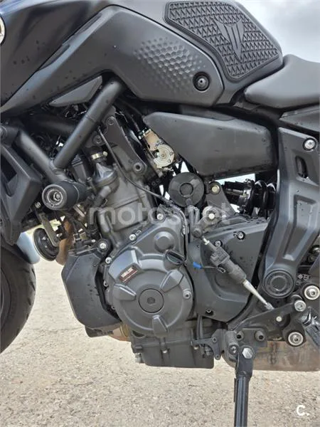 Yamaha MT-07 – Vista 8