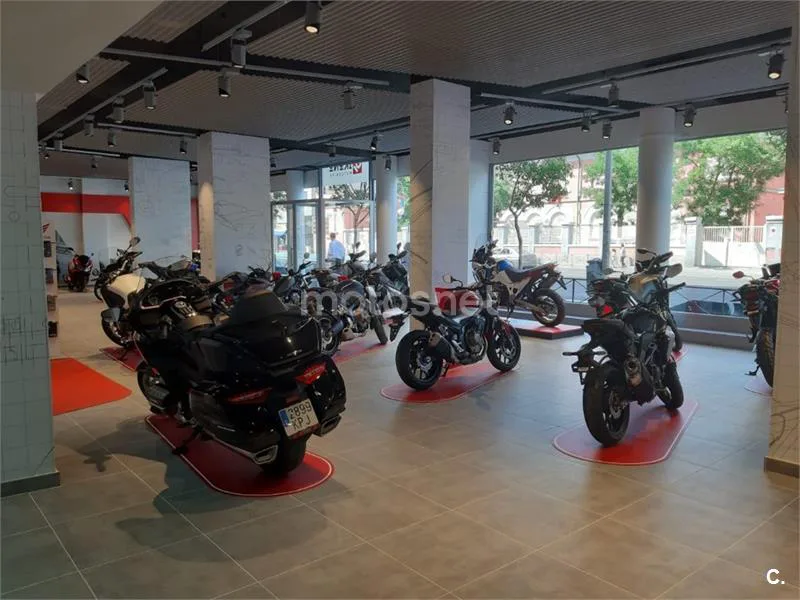 Honda CB 125 R – Vista 10