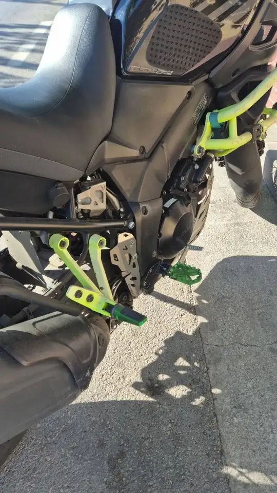 Suzuki V-Strom 1000 - Vista 13