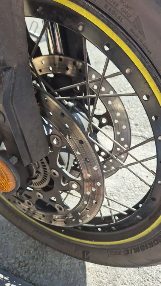 Suzuki V-Strom 1000 - Vista 6