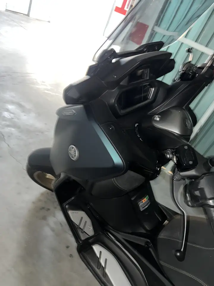Yamaha XMAX 125 - Vista 12