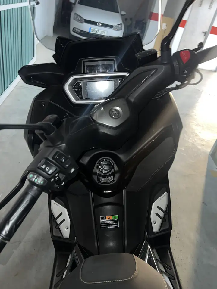 Yamaha XMAX 125 - Vista 9