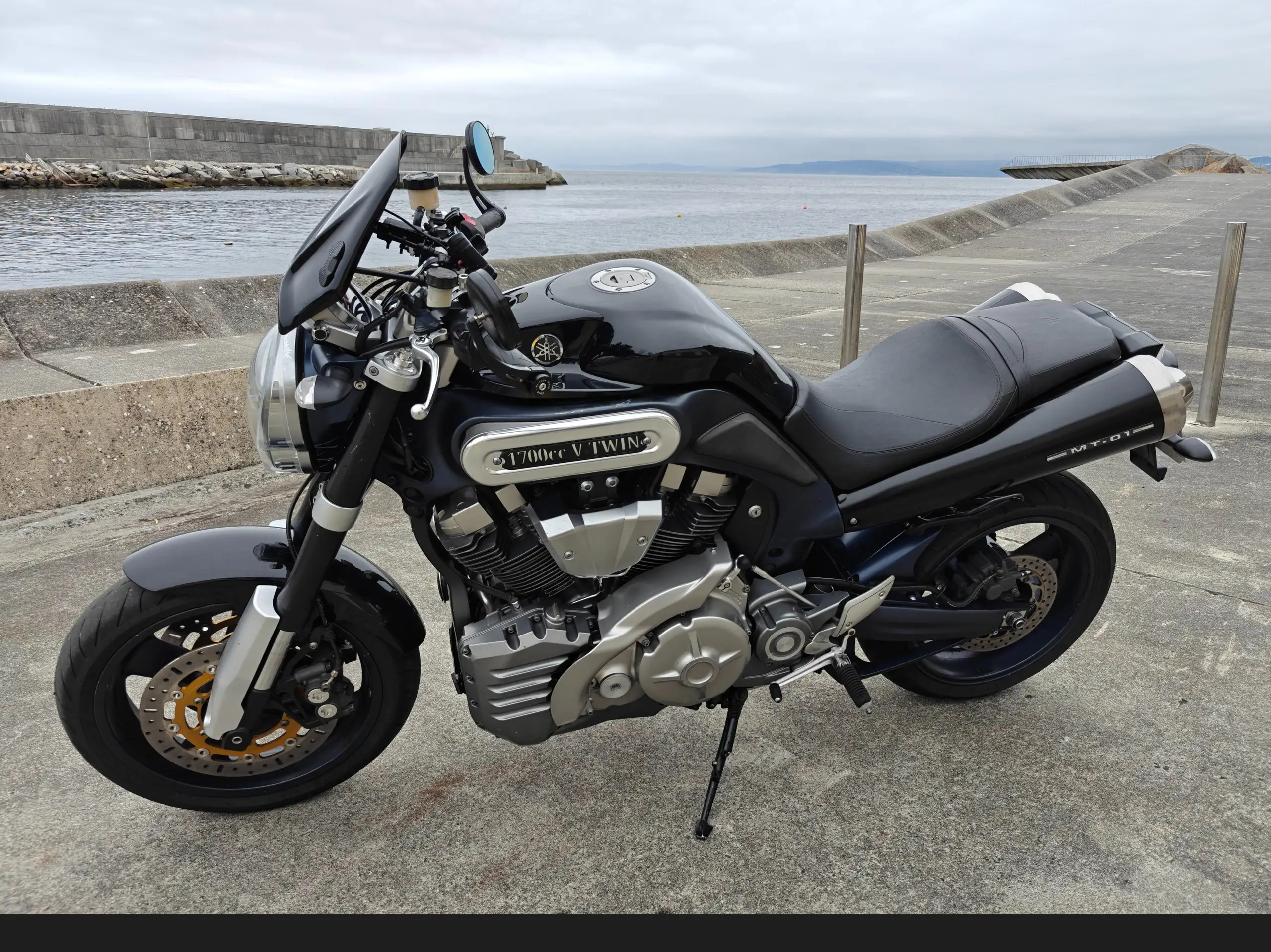 Yamaha MT-01 – Vista 9