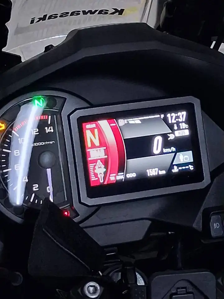 Kawasaki Versys 1100 SE – Vista 5
