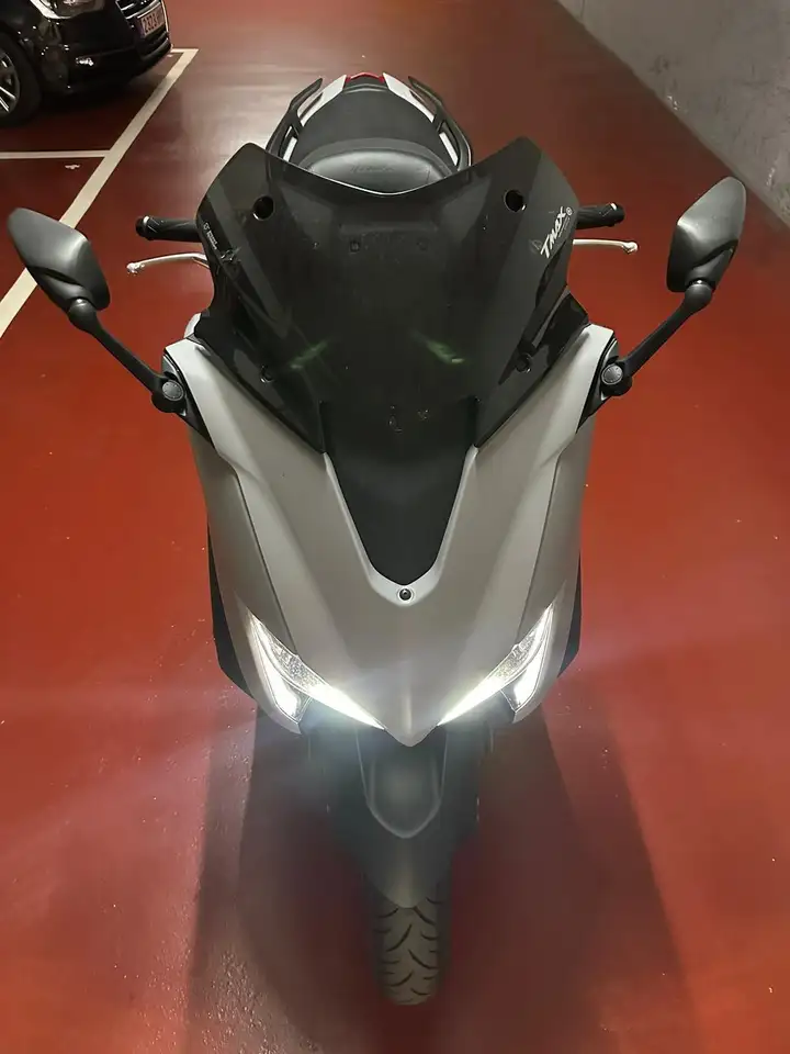 Yamaha TMAX 560 – Vista 3