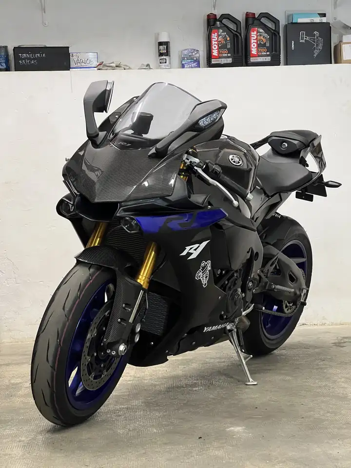 Yamaha YZF-R1 - Vista 4