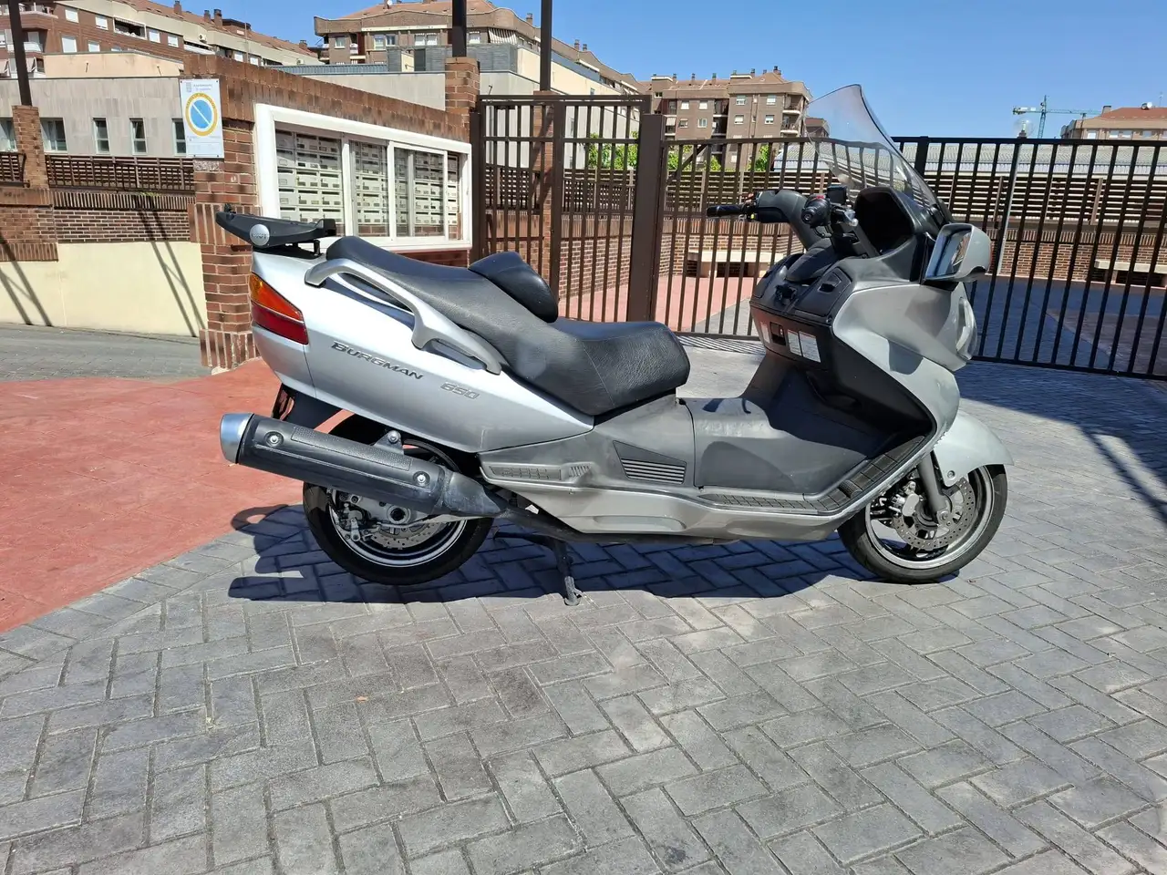 Suzuki Burgman 650 – Vista 3