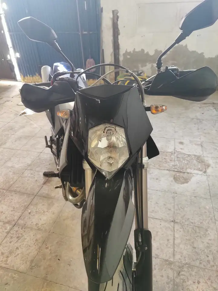 KTM 640 SM – Vista 3