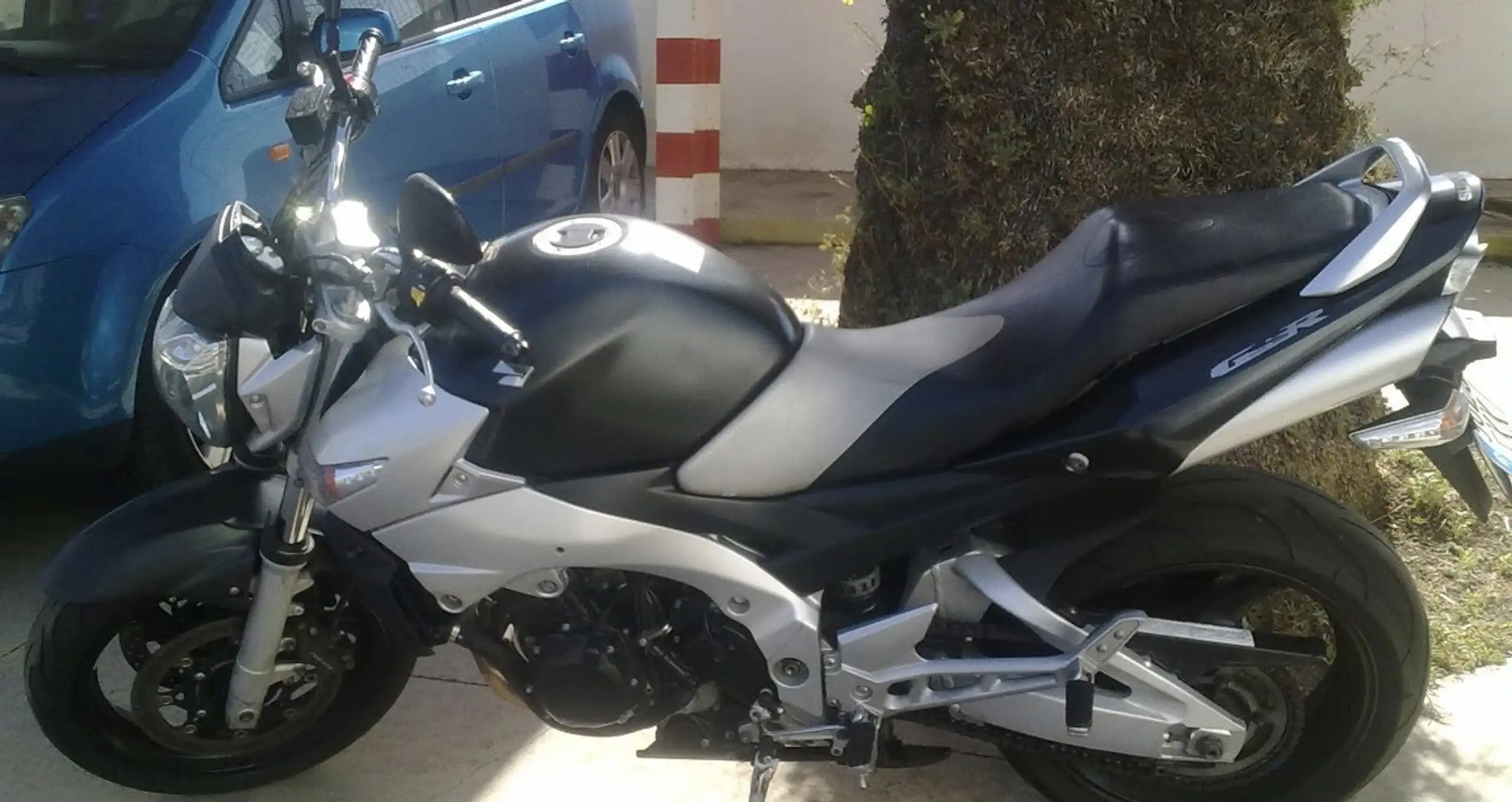 Suzuki GSR 600 – Vista 8