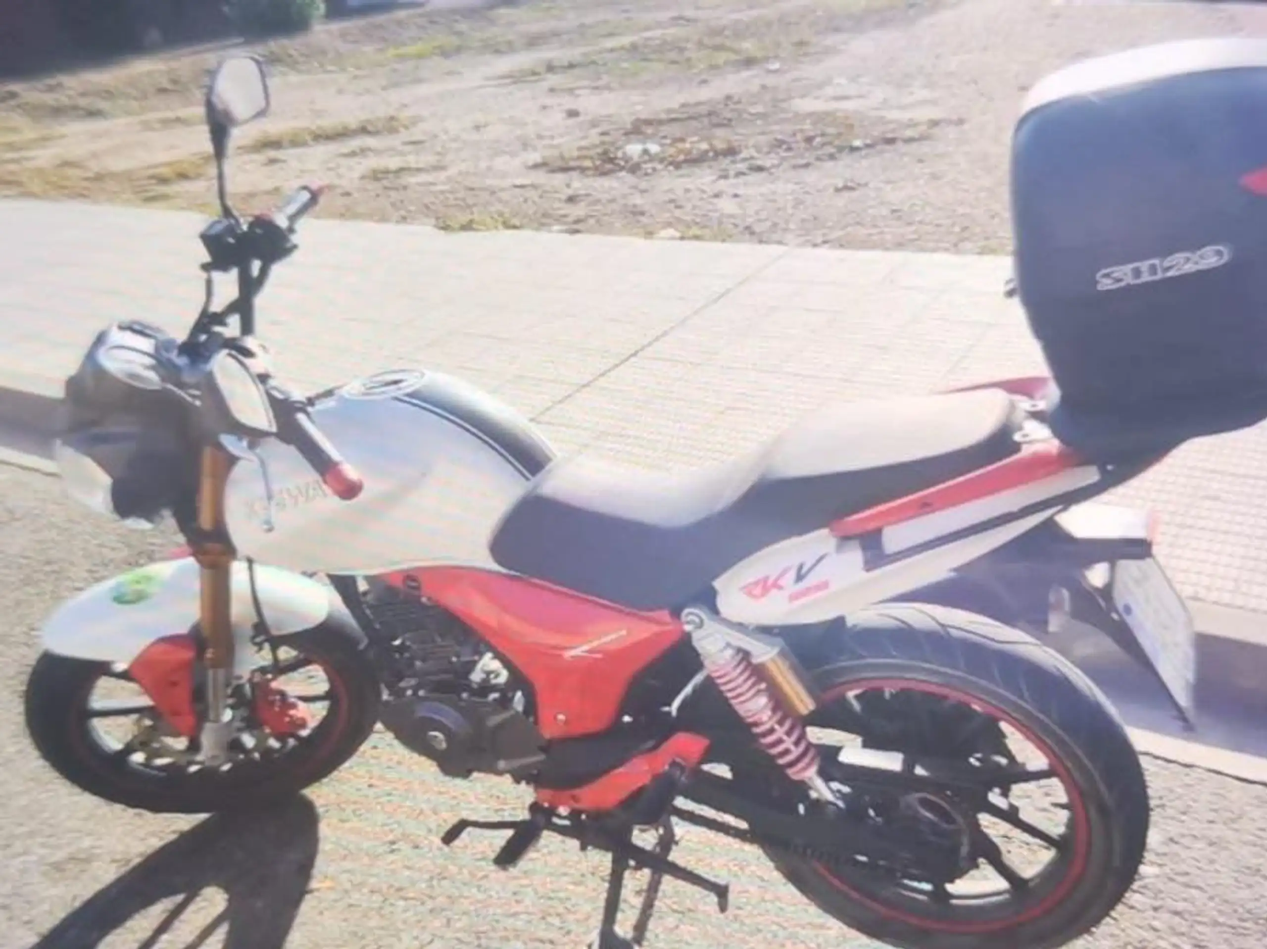 Keeway RKV 125 – Vista 3