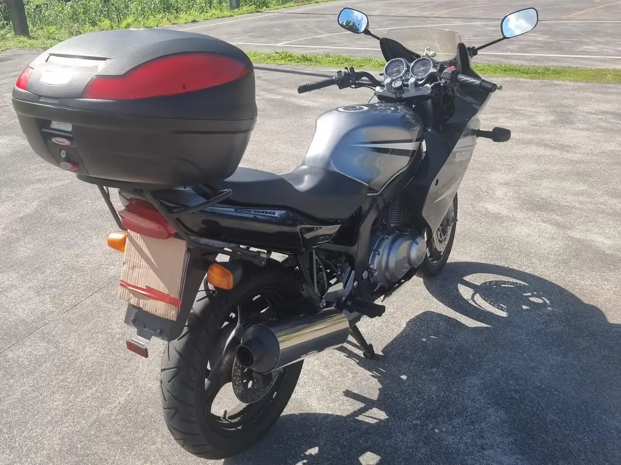 Suzuki GS 500 – Vista 8