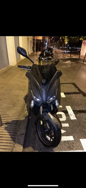 Yamaha XMAX 125 2000 € 2015 Girona - 1