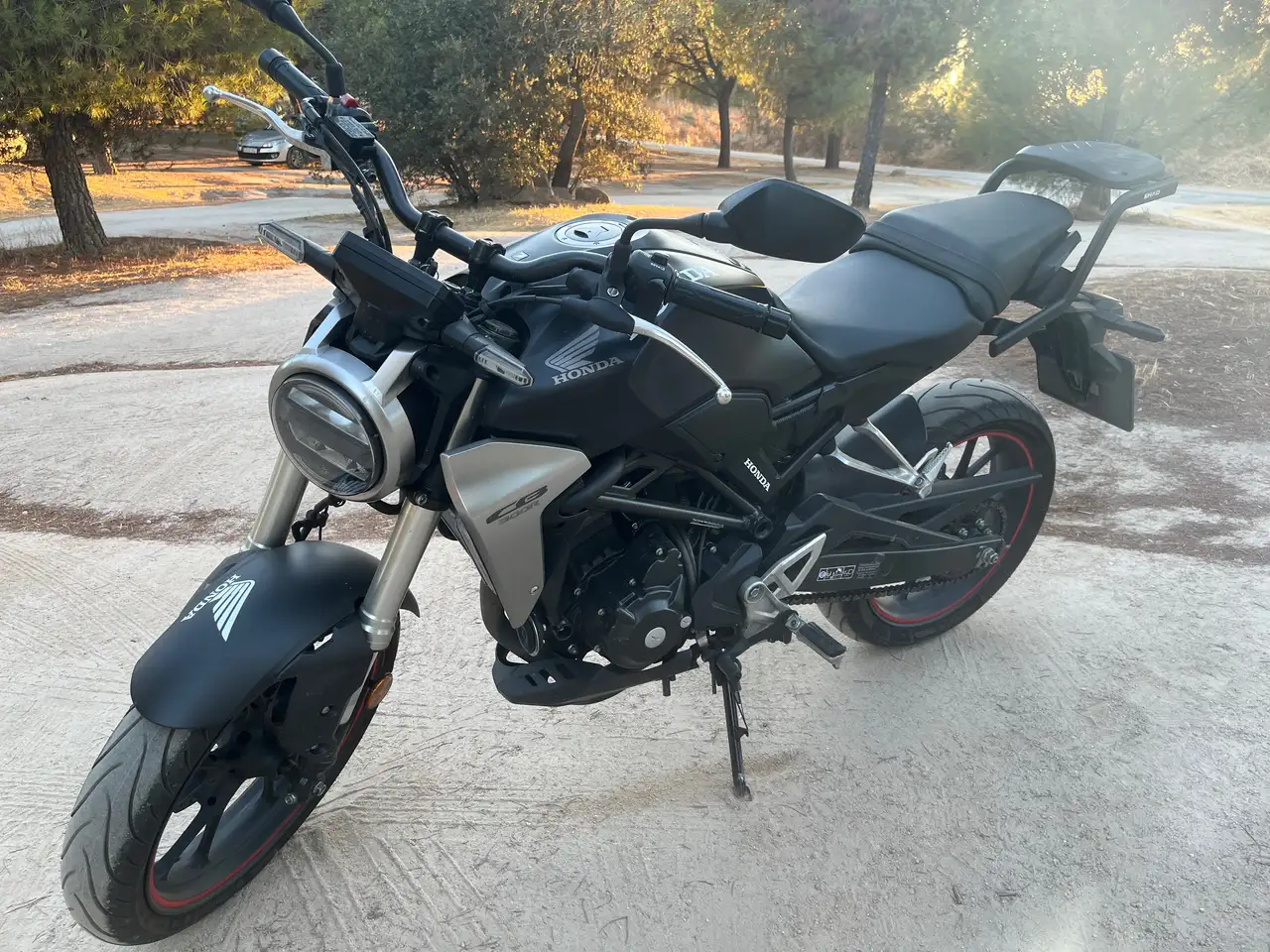 Honda CB 300 – Vista 3