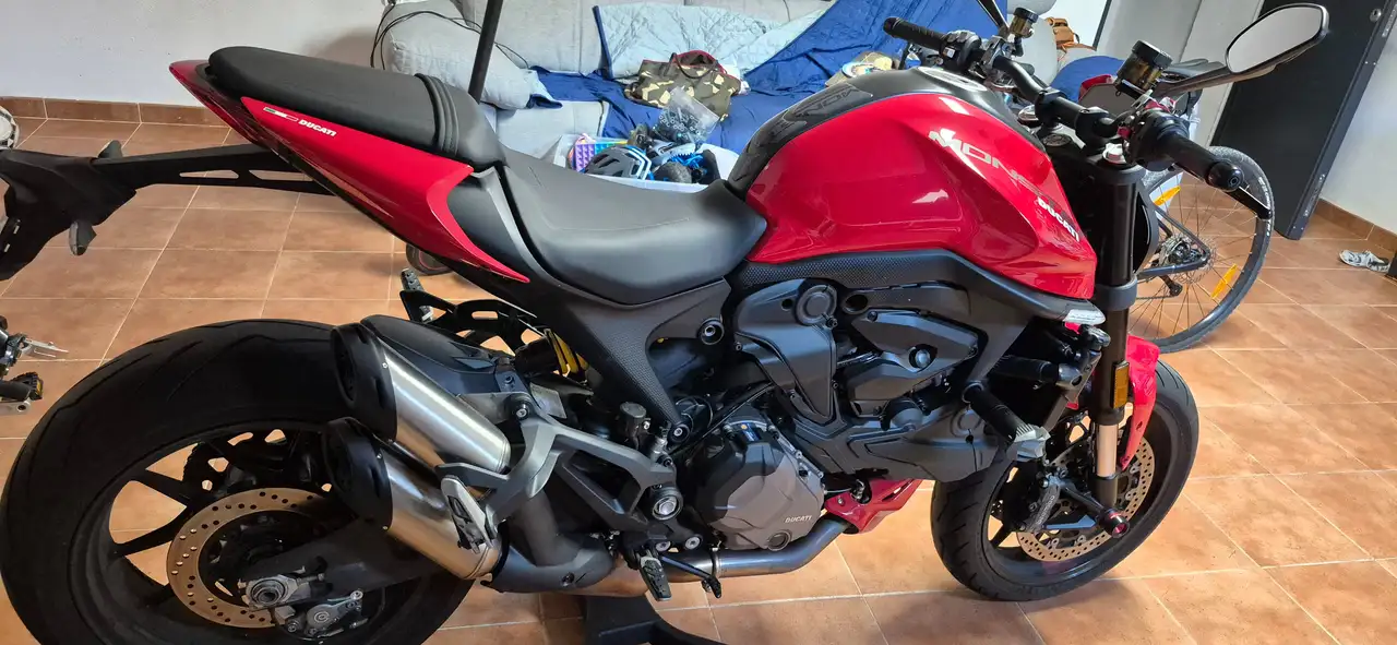 Ducati Monster 937 – Vista 2