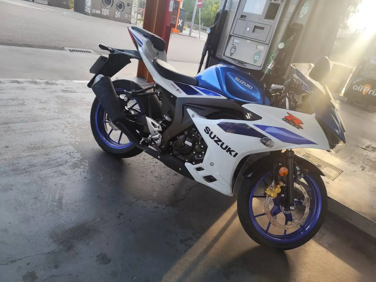 Suzuki GSX-R125 - Vista 4
