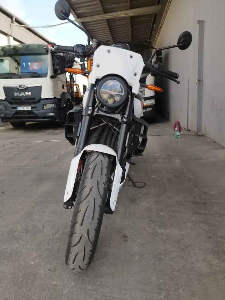 Indian FTR 1200 – Vista 2