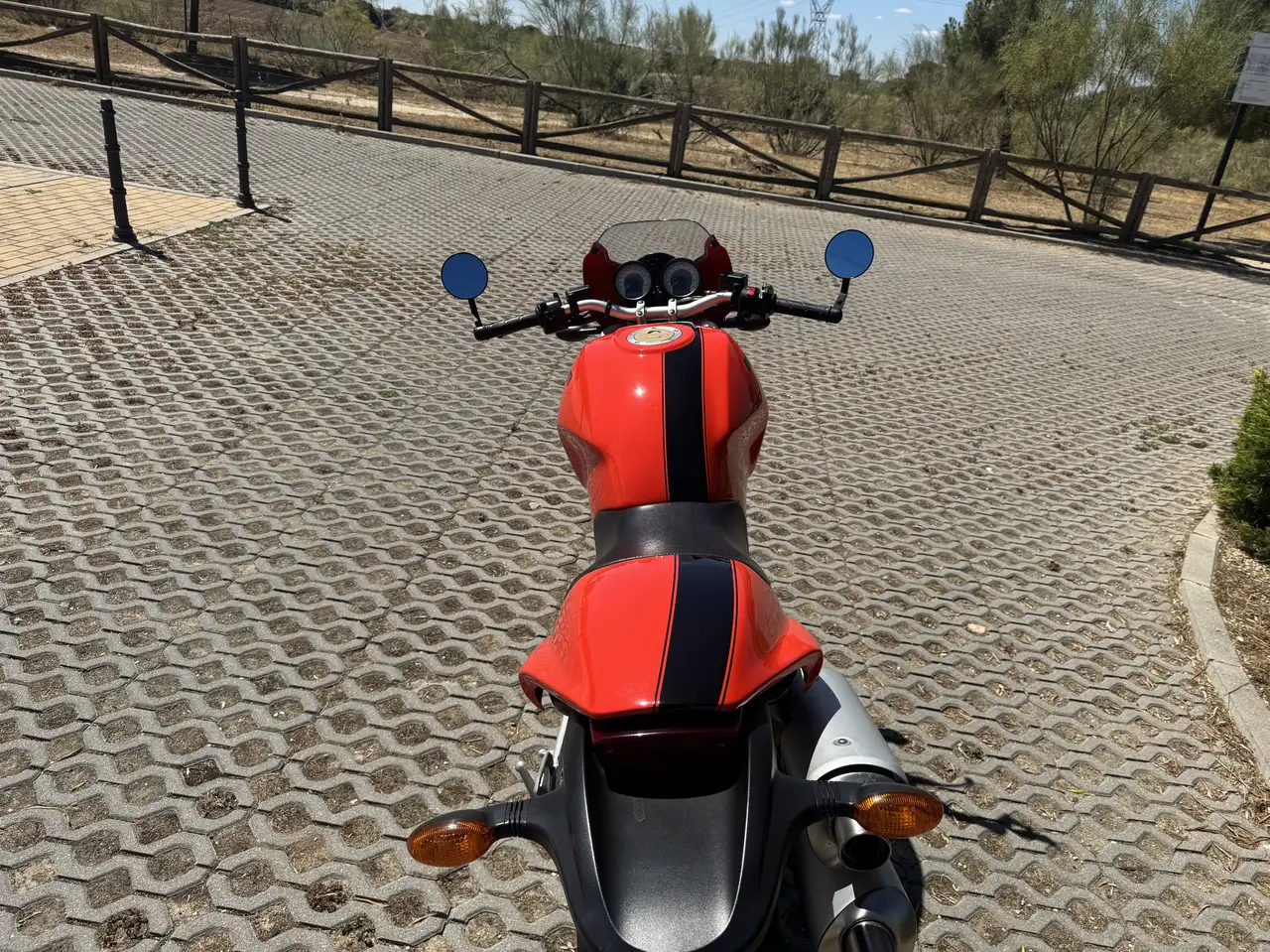 Ducati Monster S2R - Vista 9