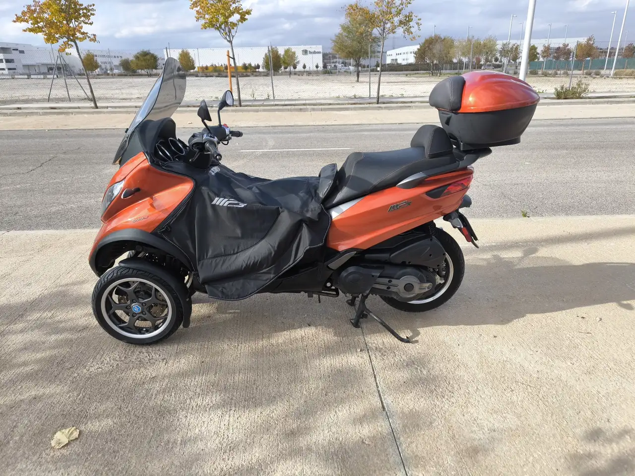Piaggio MP3 500 – Vista 3