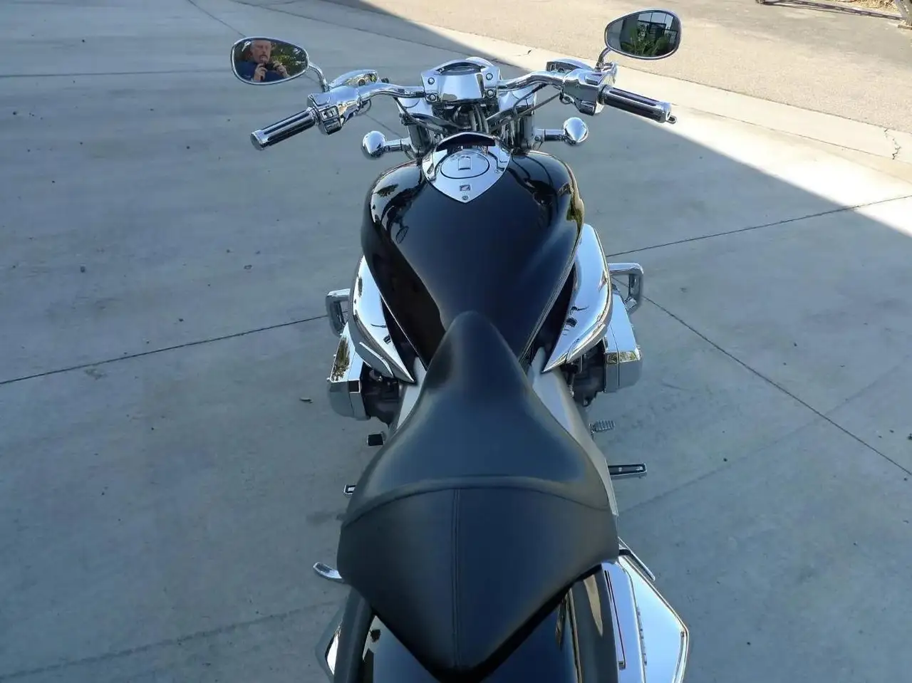 Honda Valkyrie Rune - Vista 12