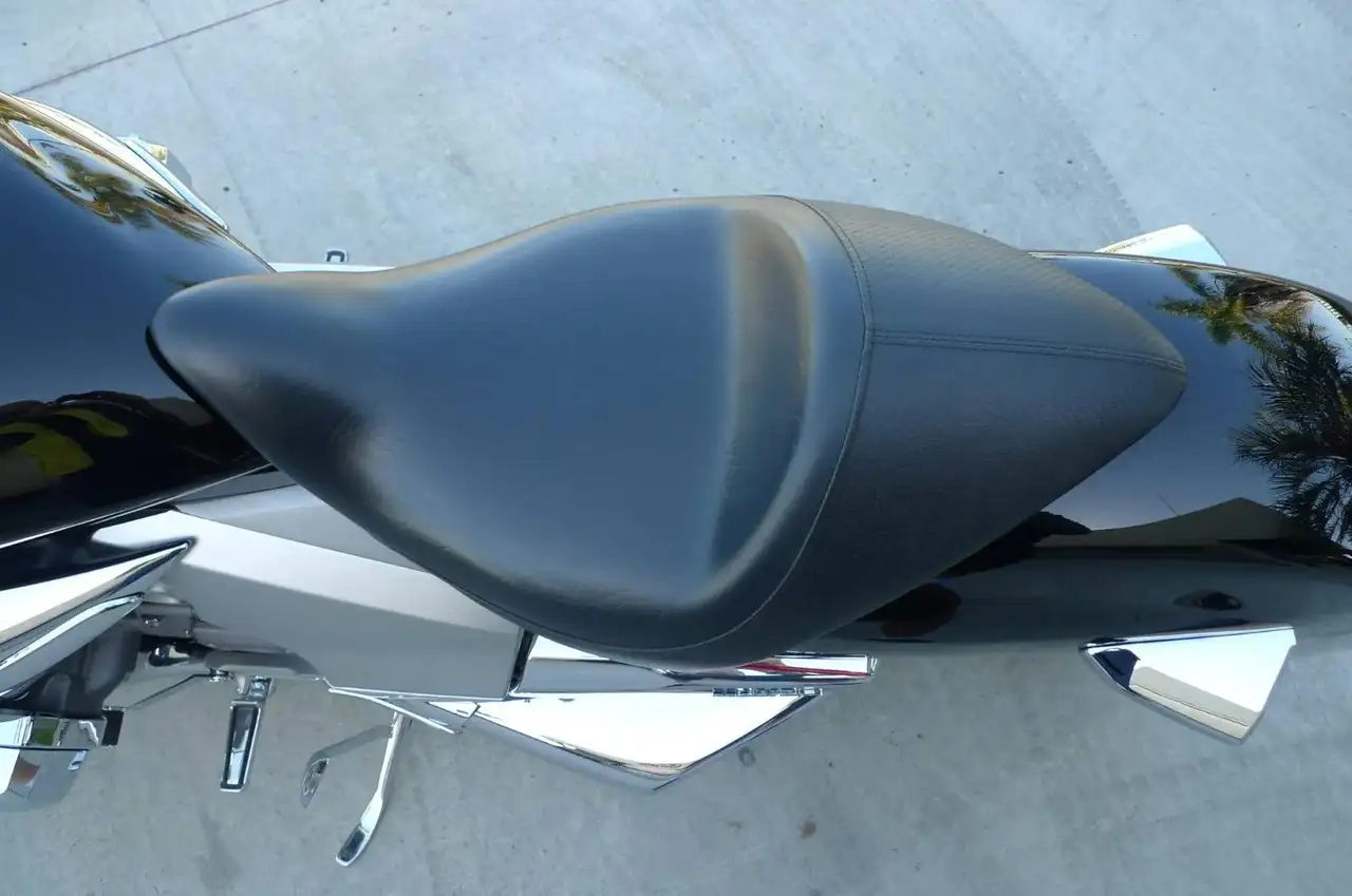 Honda Valkyrie Rune - Vista 13