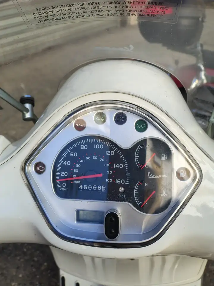 Vespa GTS 300 – Vista 3