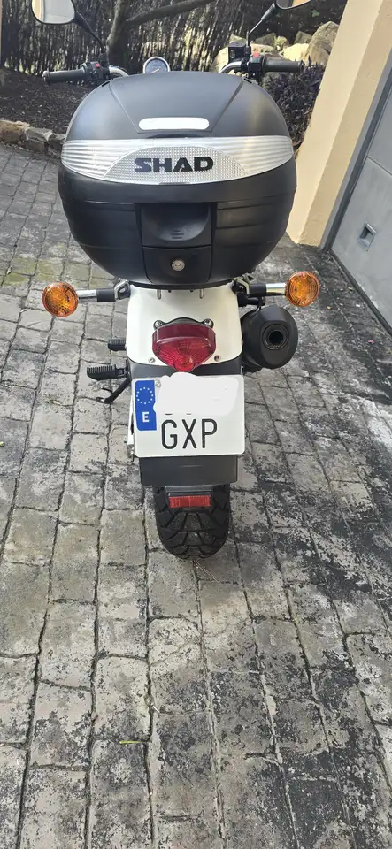 Suzuki VanVan 125 – Vista 4