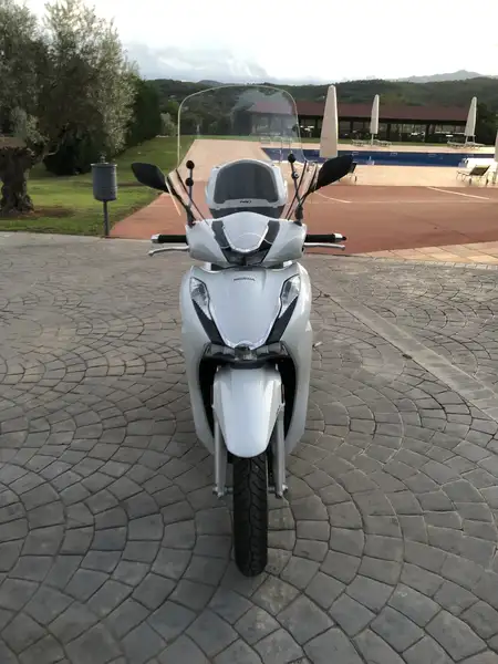 Honda SH 350i 3900 € 2021 Girona - 1