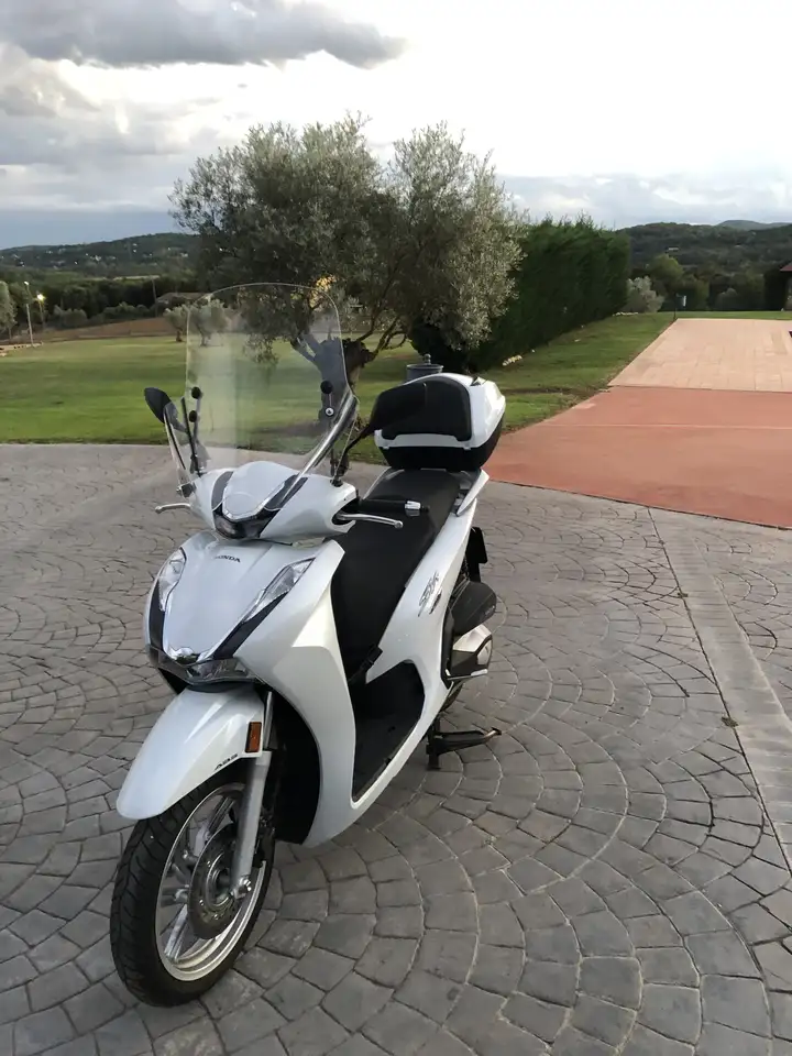 Honda SH 350i – Vista 3