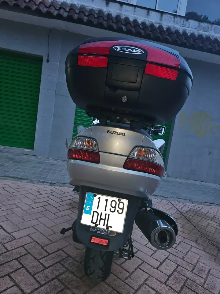 Suzuki Burgman 650 – Vista 5