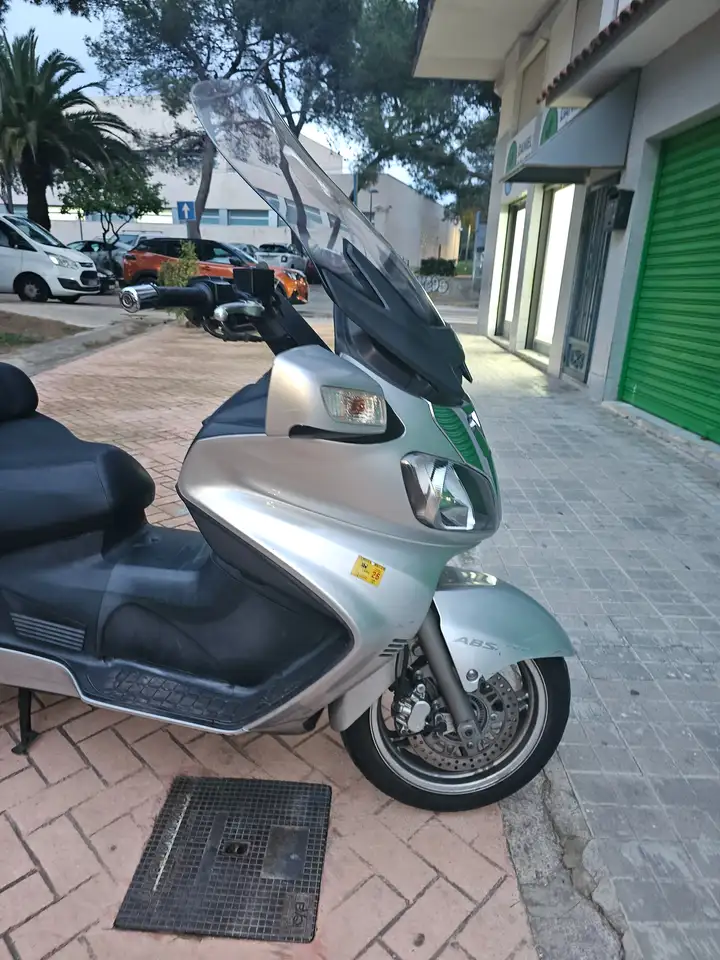 Suzuki Burgman 650 – Vista 9