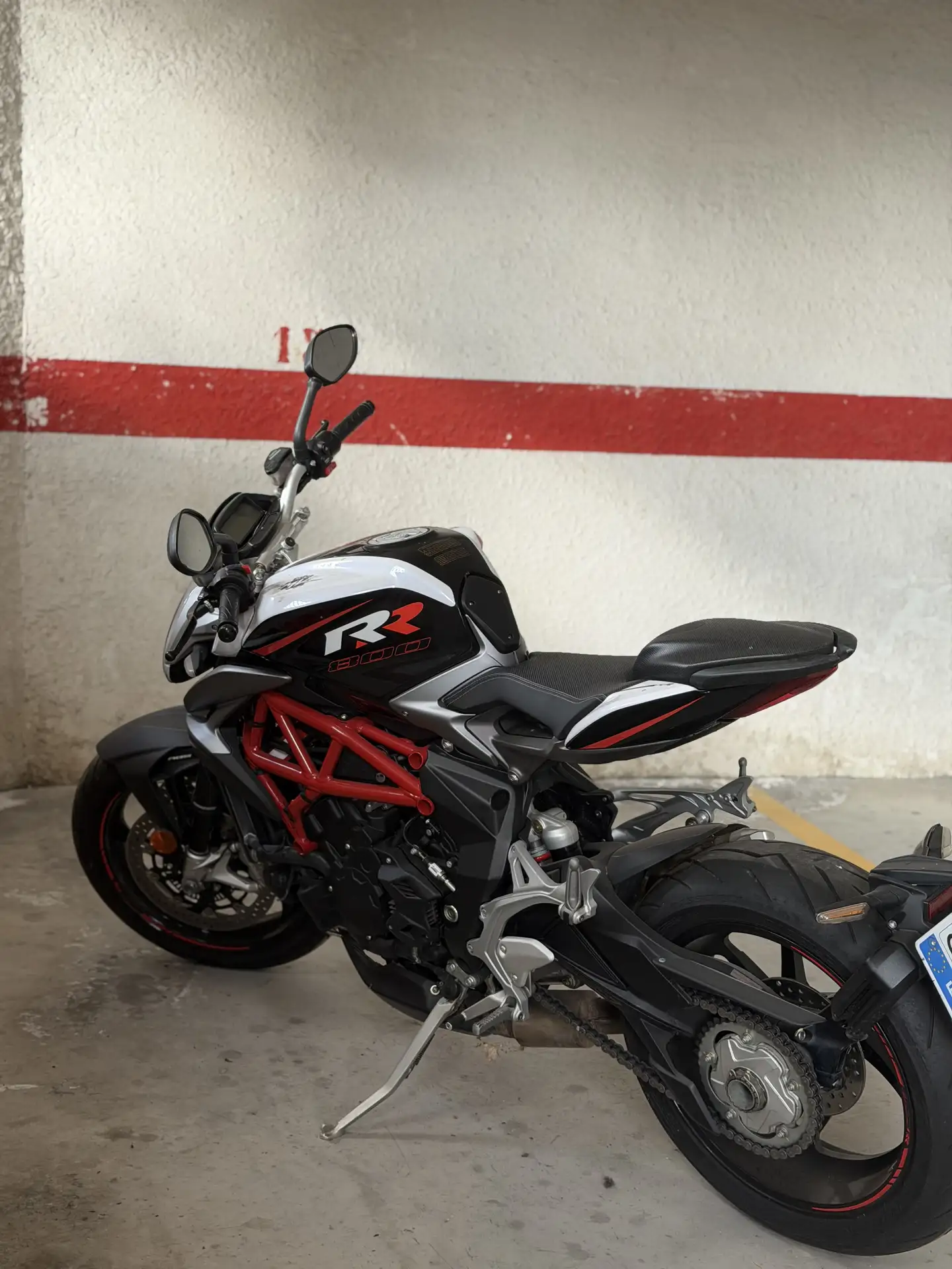 MV Agusta BRUTALE 800 – Vista 5