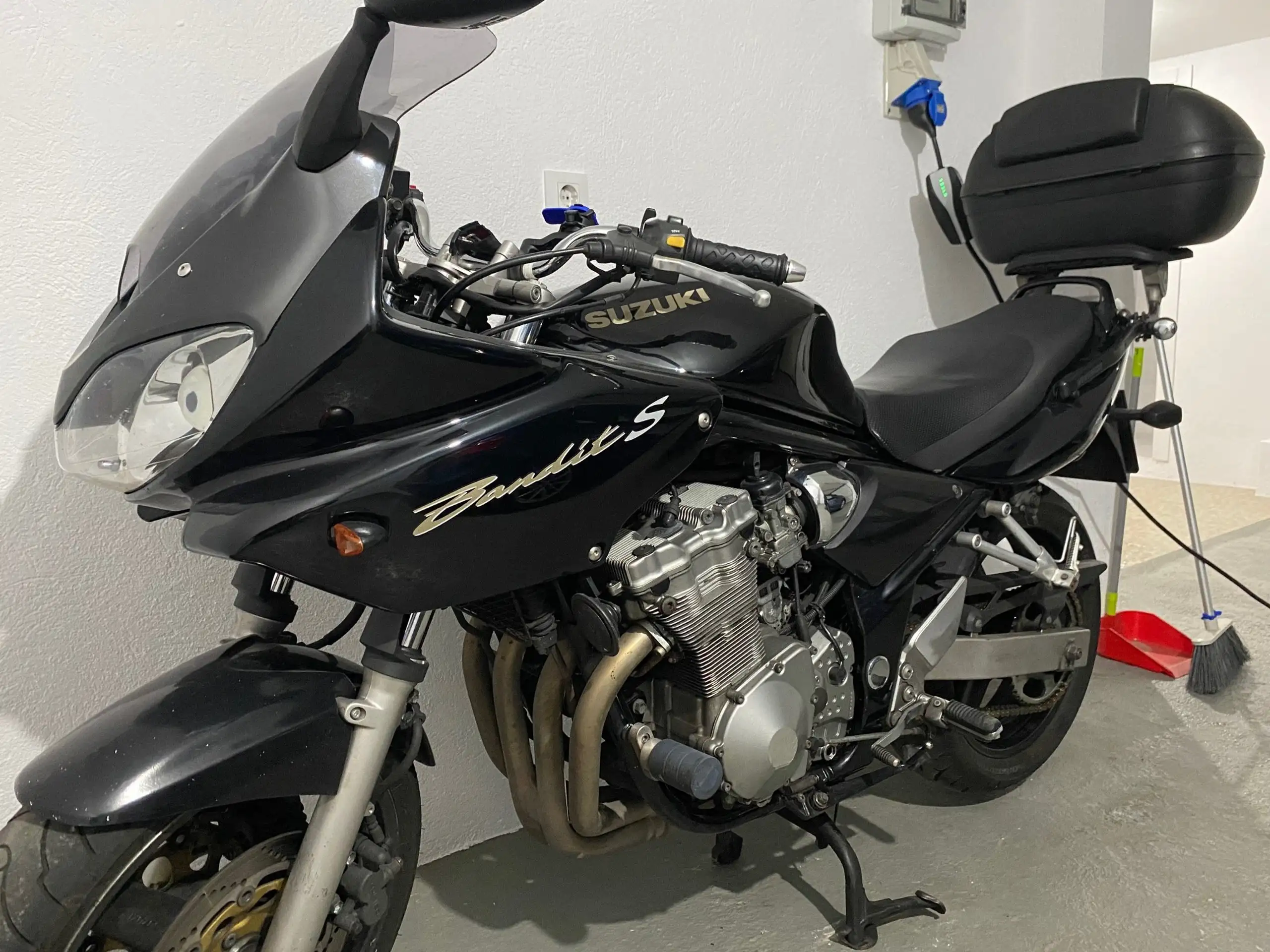 Suzuki GSF 600 – Vista 7