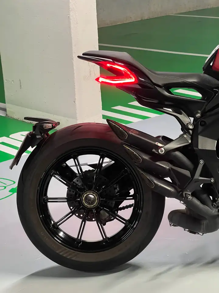 MV Agusta Dragster - Vista 13