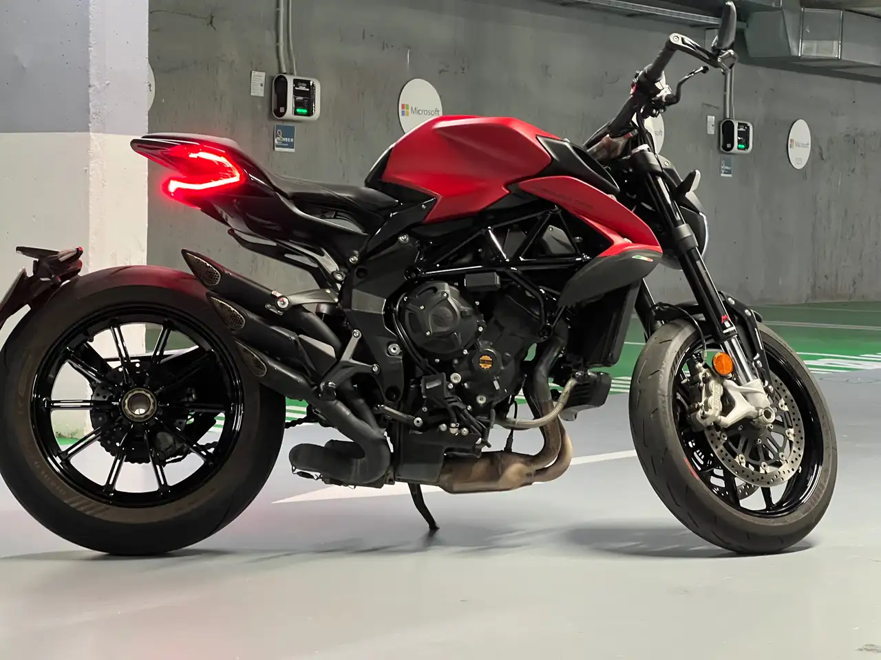 MV Agusta Dragster - Vista 14