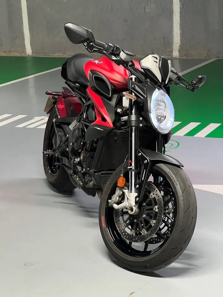 MV Agusta Dragster - Vista 16