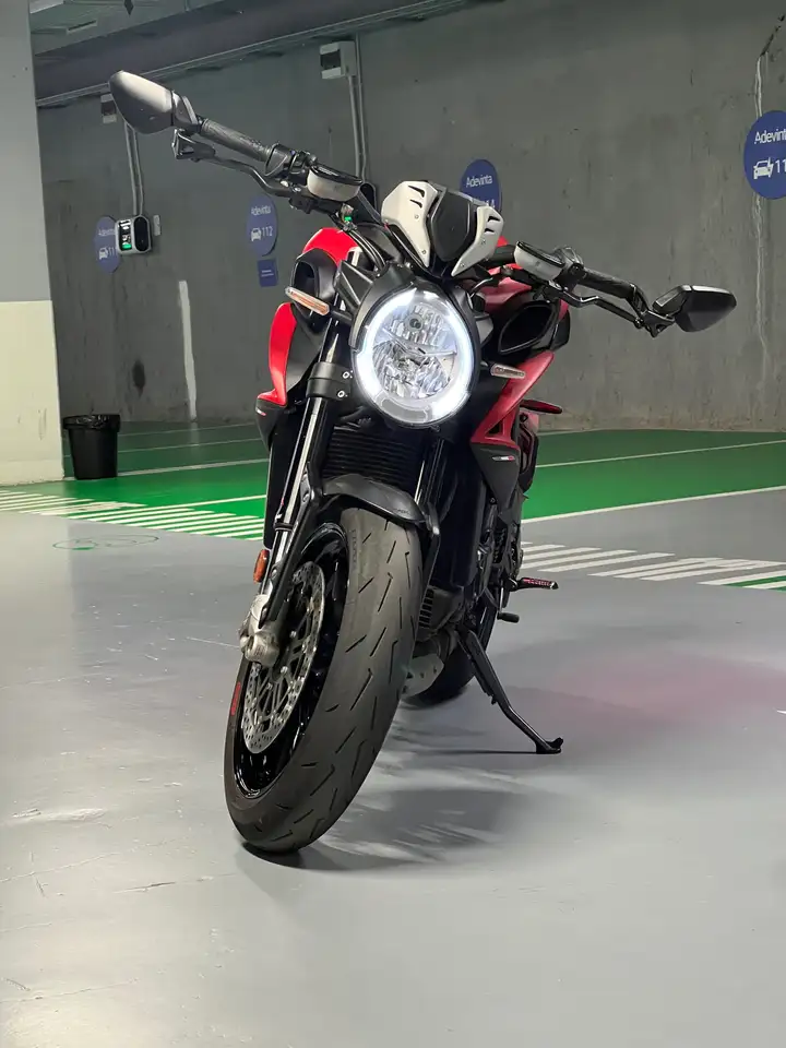MV Agusta Dragster - Vista 4