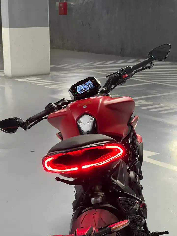 MV Agusta Dragster - Vista 5