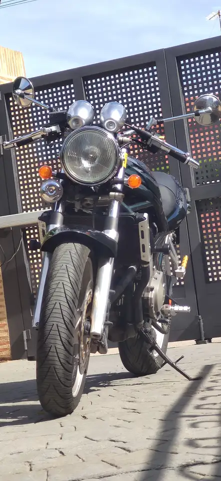 Suzuki Bandit 400 – Vista 3