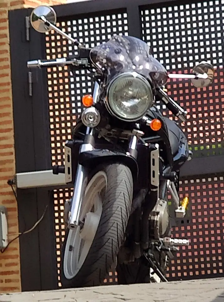 Suzuki Bandit 400 – Vista 4