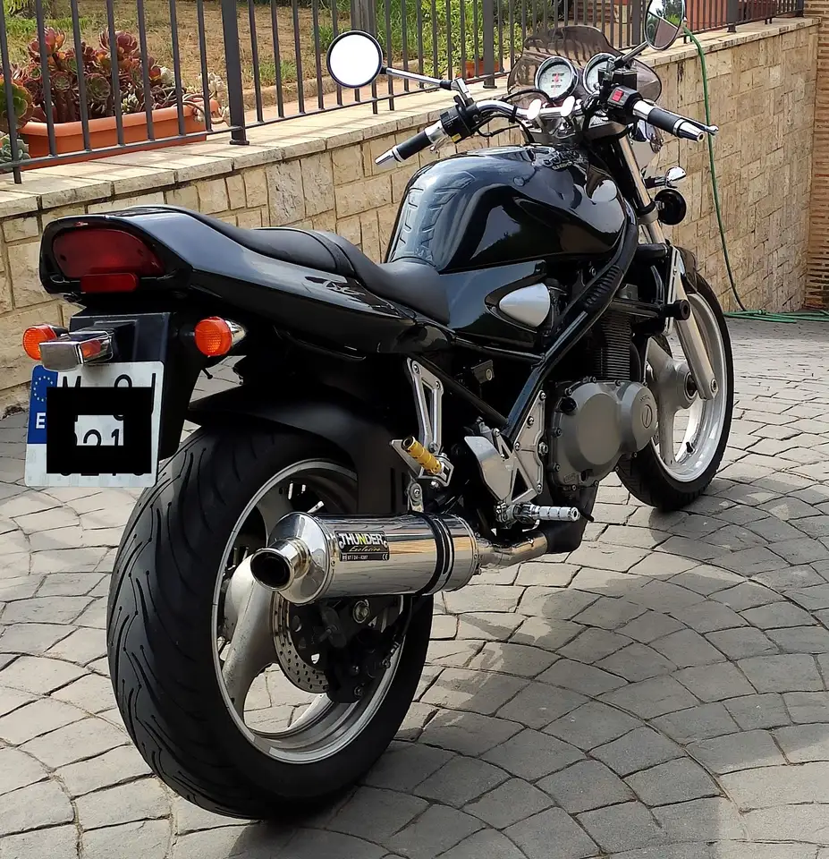 Suzuki Bandit 400 – Vista 8
