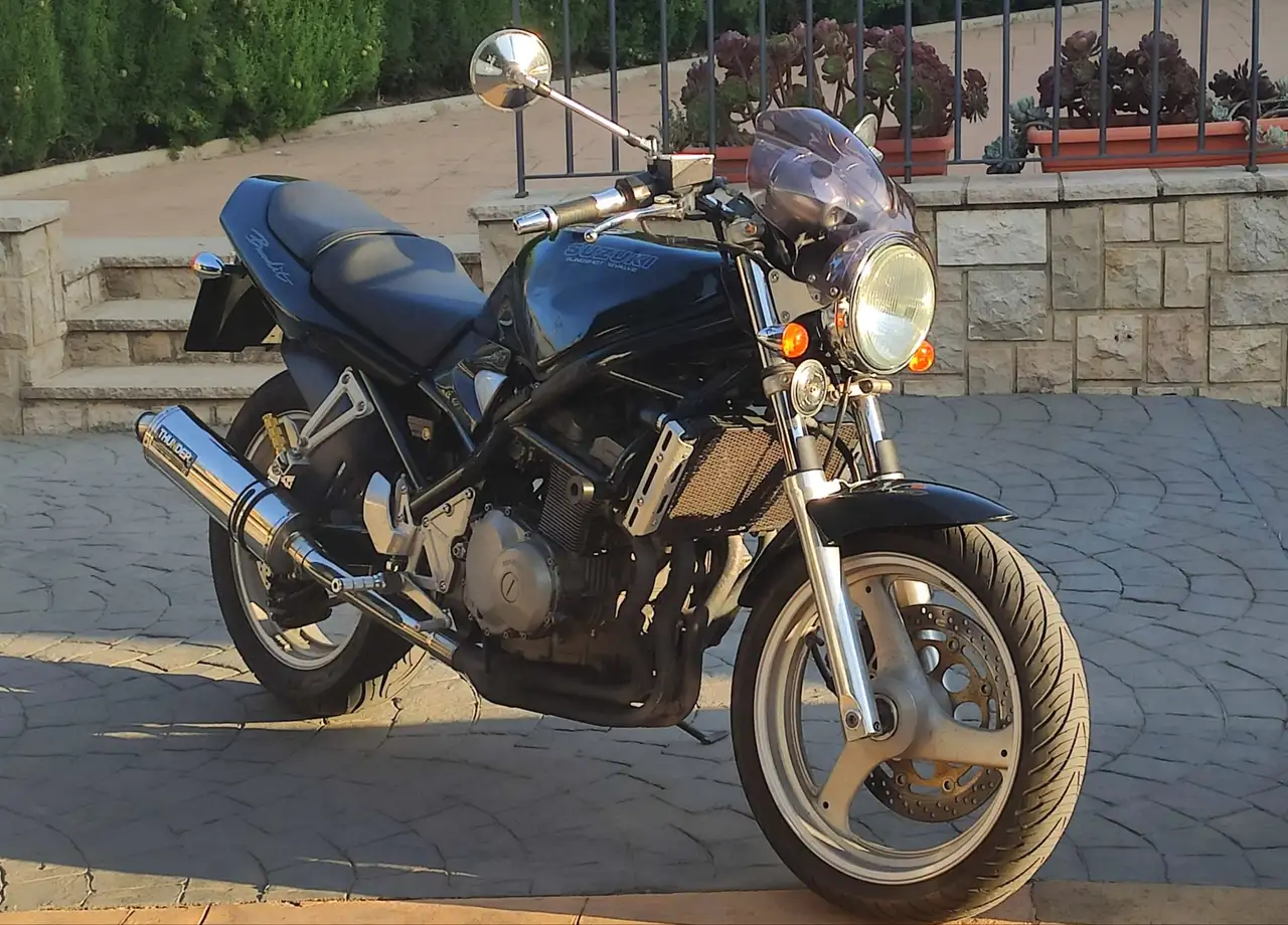 Suzuki Bandit 400 – Vista 9